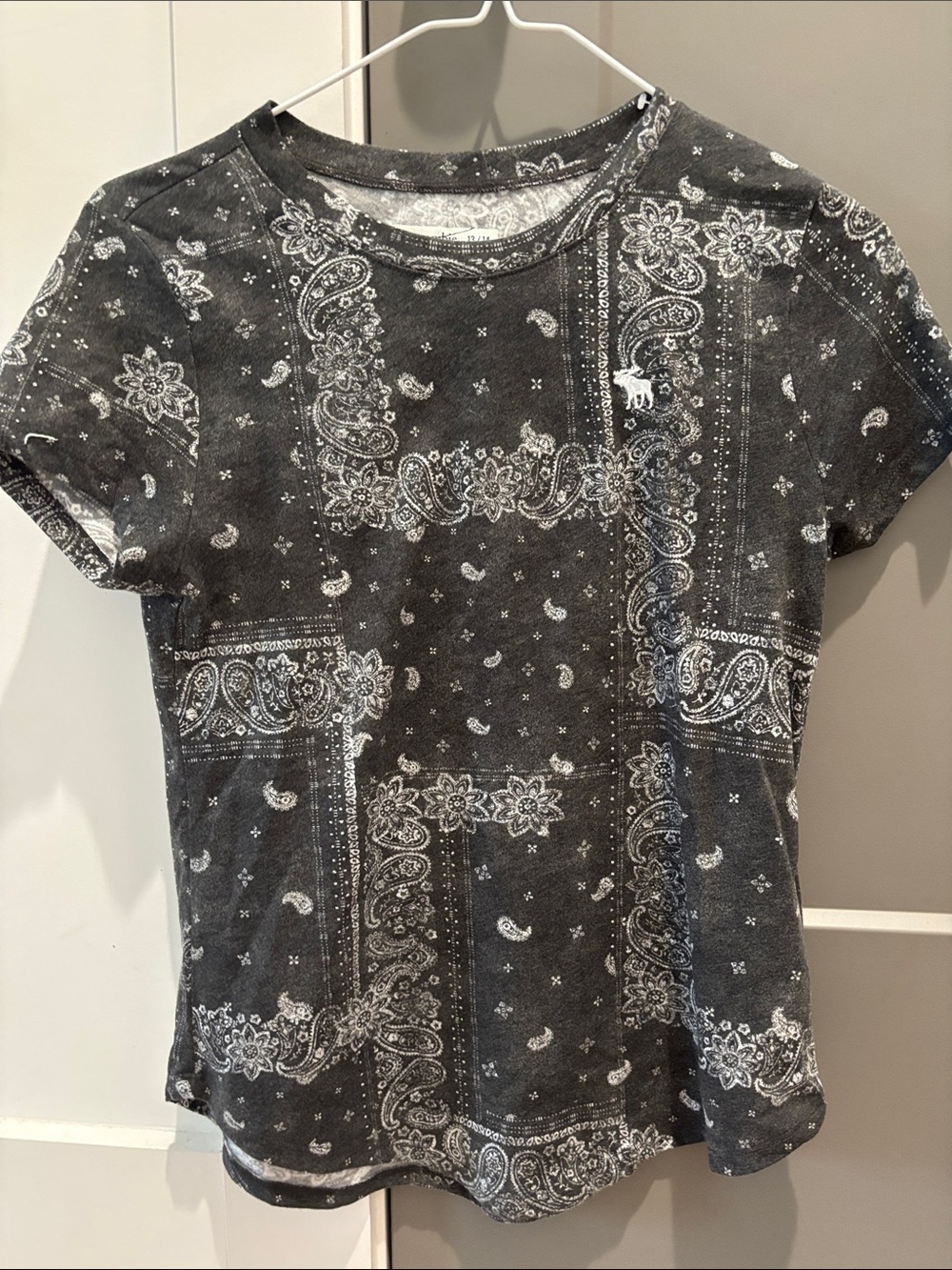 Abercrombie Kids Bandana Print Short Sleeve Tee — Charcoal & White